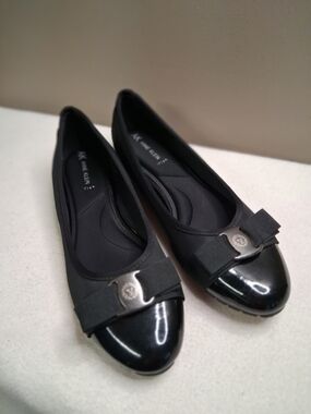 Anne Klein Black Bow-Accent Ballet Flats